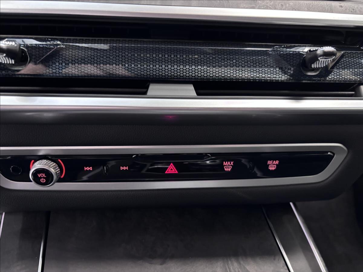 BMW X5 Kombi 3,0 l 210 kw