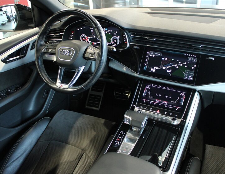 Audi Q8 SUV 3,0 l 210 kw