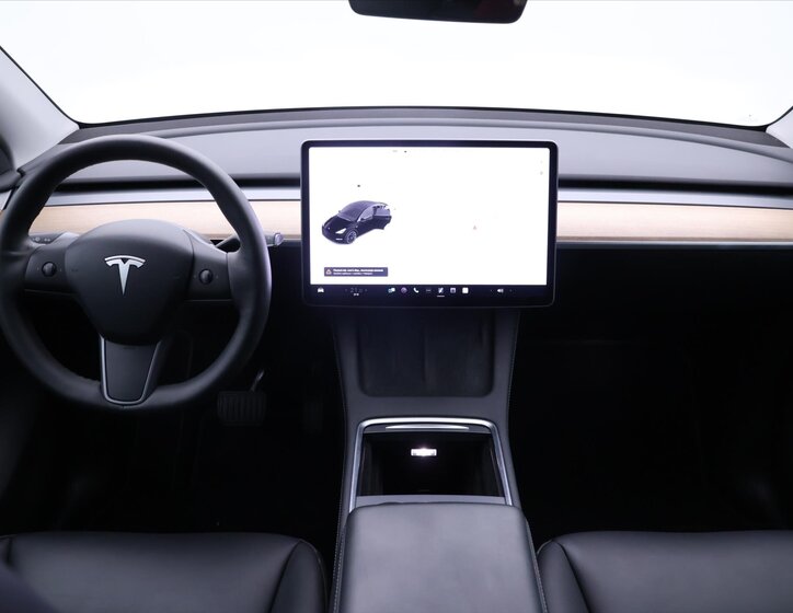 Tesla Model Y SUV / Terénní 0,0 75 kw