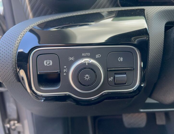 Mercedes-Benz CLA 21