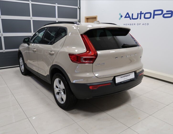 Volvo XC40 SUV 2,0 l 120 kw
