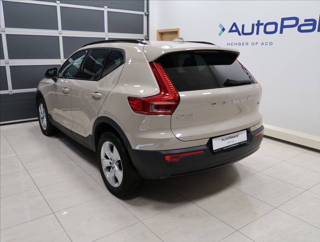Volvo XC40 SUV 2,0 l 120 kw