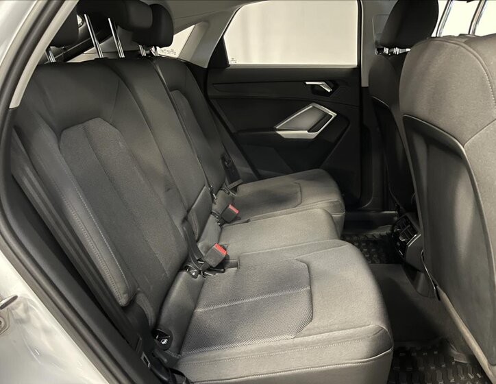 Audi Q3 SUV 1,5 l 110 kw