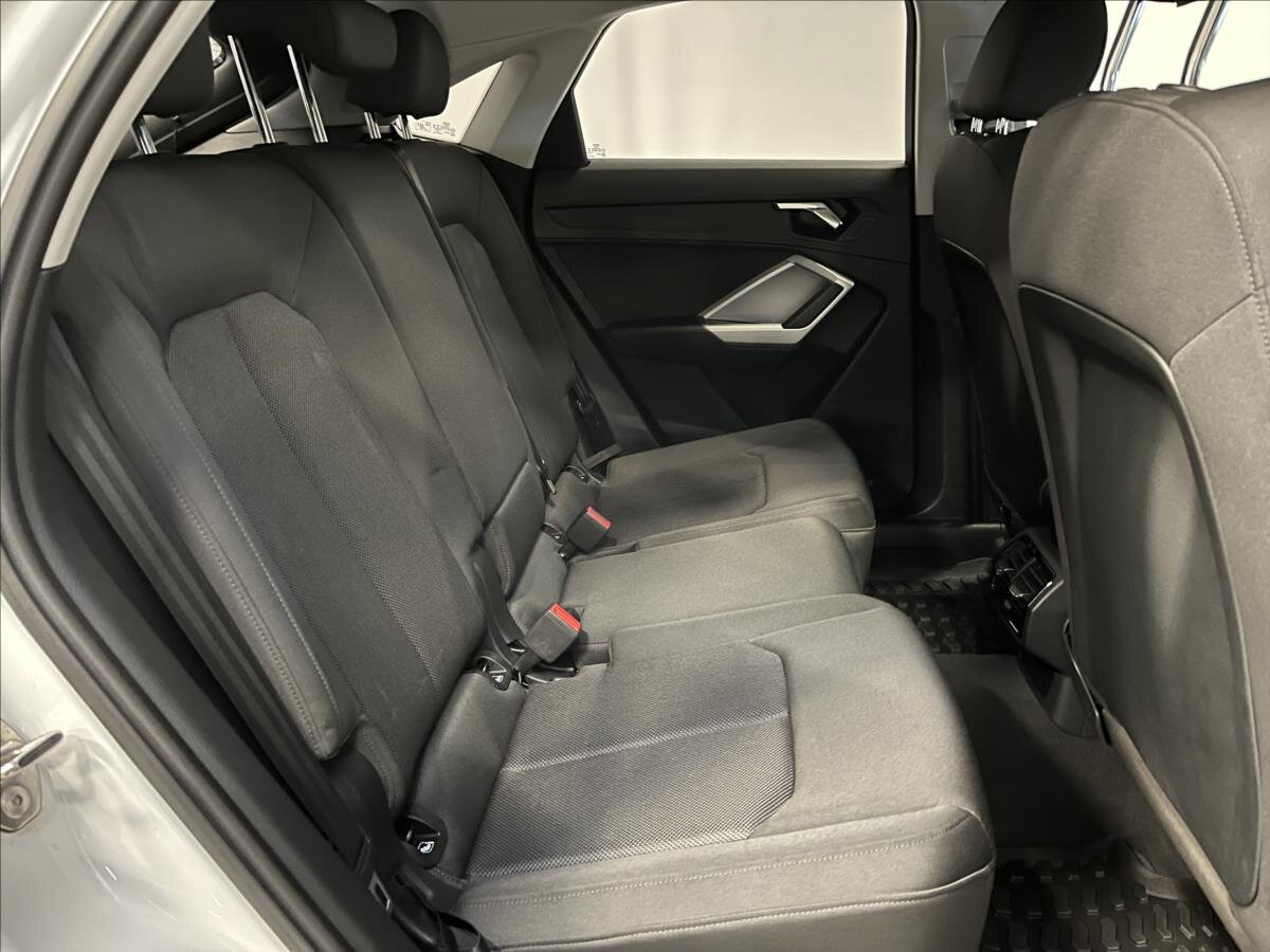 Audi Q3 SUV 1,5 l 110 kw