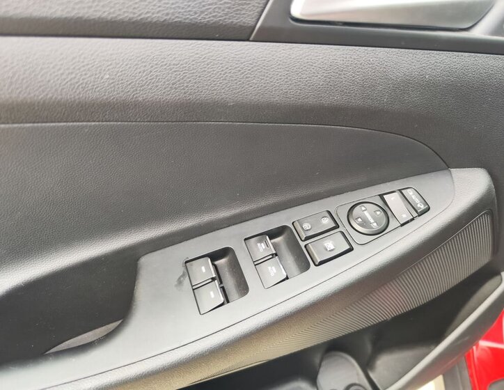 Hyundai Tucson SUV / Terénní 1,6 l 100 kw