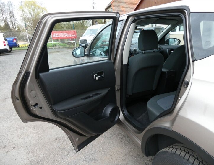 Nissan Qashqai SUV / Terénní 1,5 l 78 kw