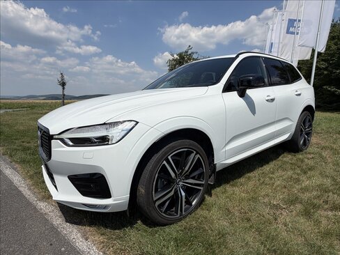 Volvo XC60 SUV / Terénní 2,0 l 145 kw