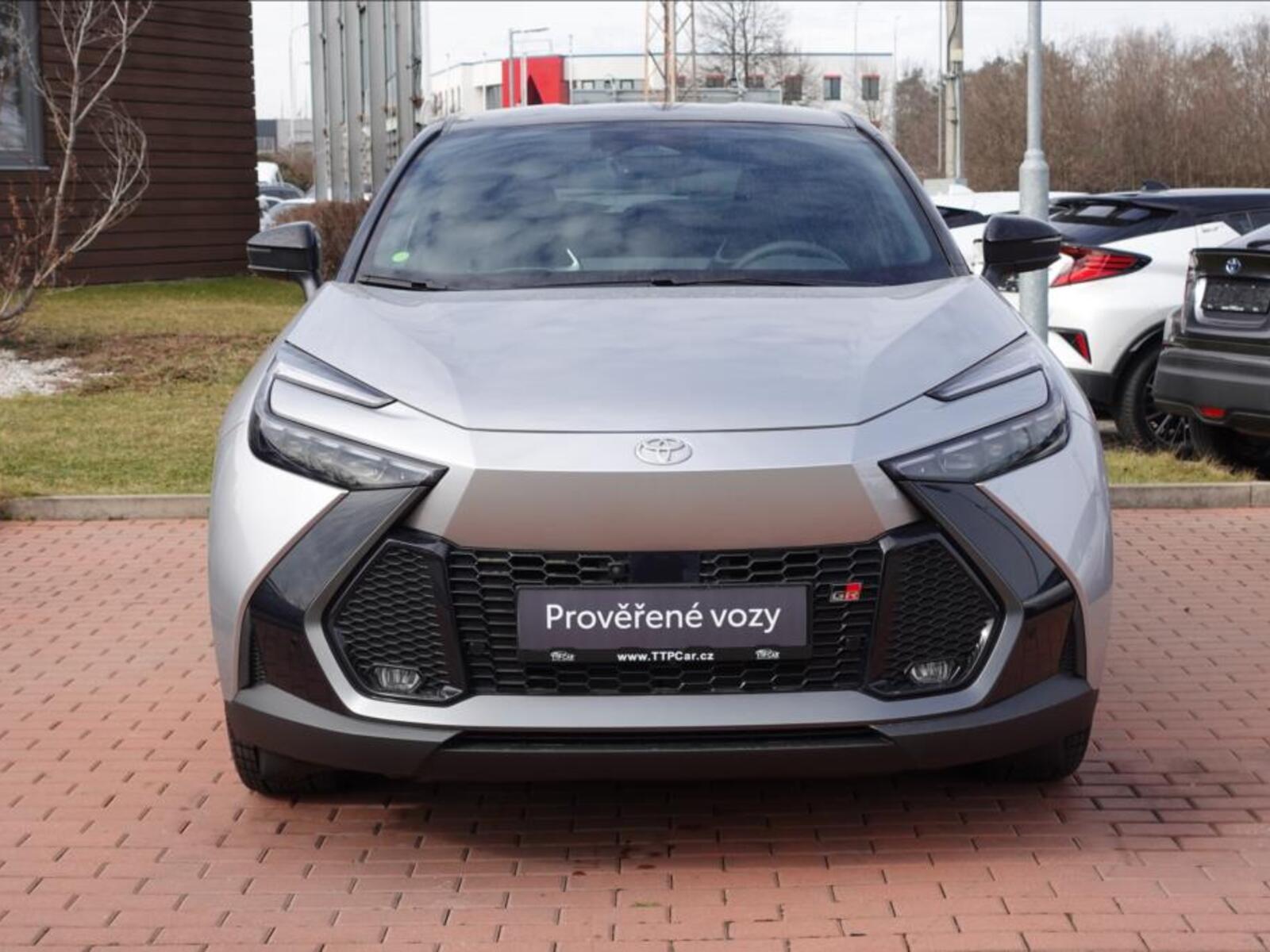 Toyota C-HR 2