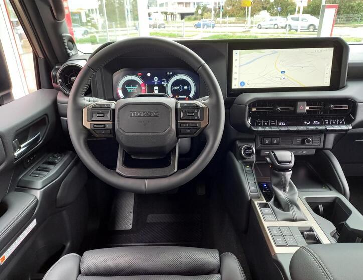 Toyota Land Cruiser 14