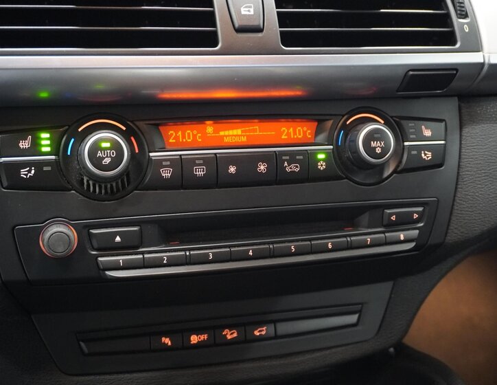 BMW X6 SUV 3,0 l 180 kw