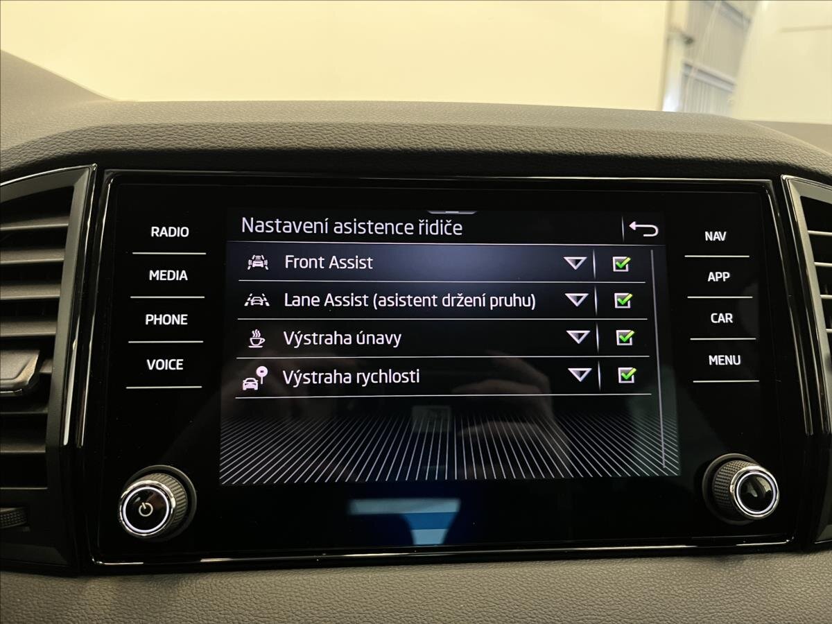 Škoda Karoq SUV 1,5 l 110 kw