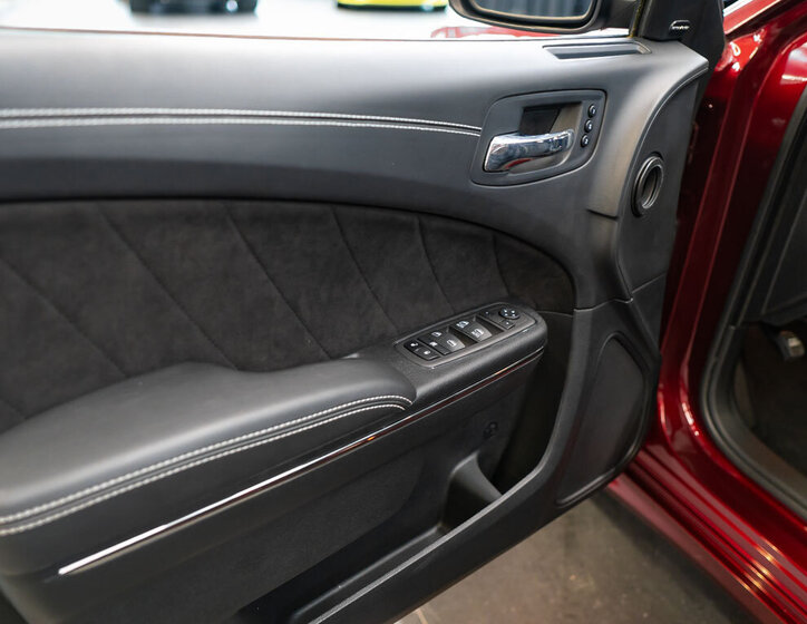 Dodge Charger Sedan / Limuzína 6,2 l 527 kw