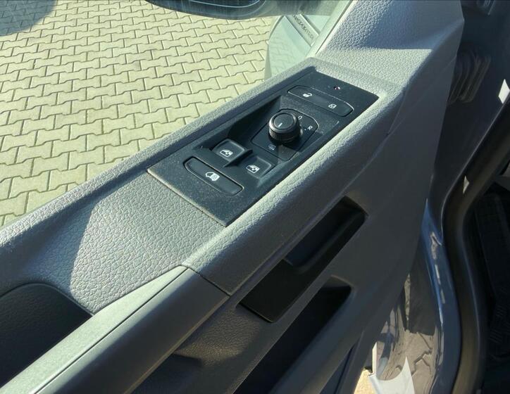 Volkswagen Transporter 16