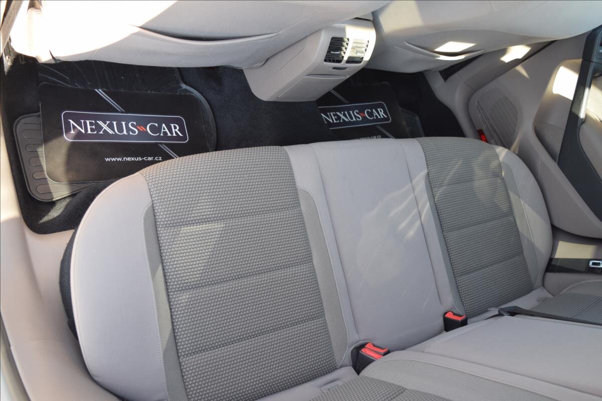 Volkswagen Golf Kombi 1,6 l 66 kw