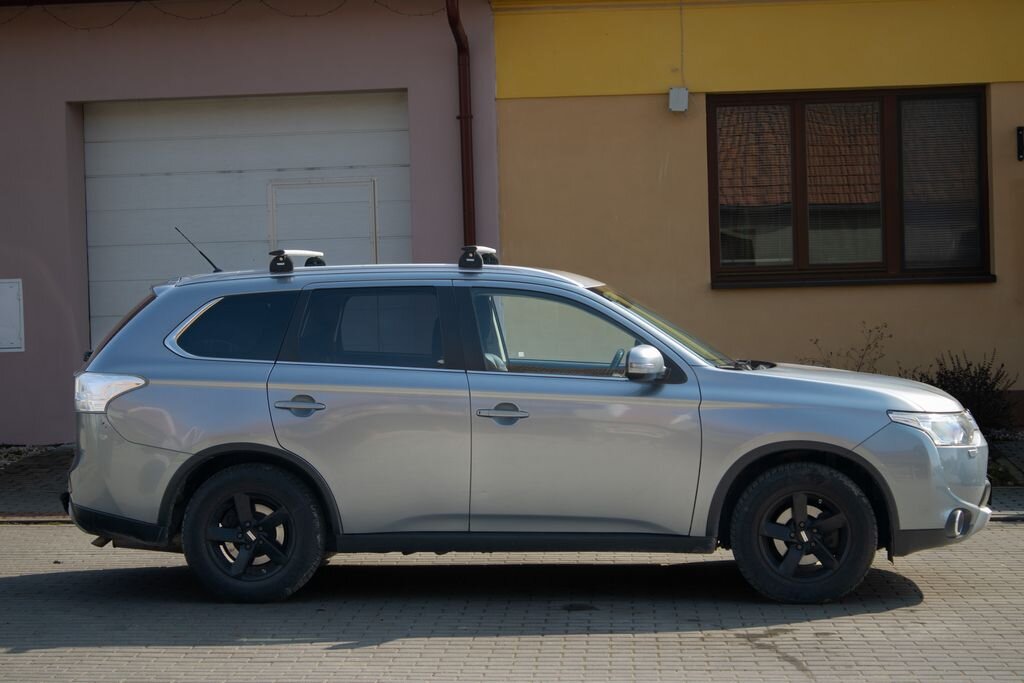 Mitsubishi Outlander SUV / Terénní 2,3 l 110 kw