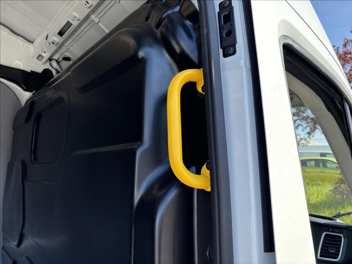 Ford Transit Skříň 2,0 l 96 kw