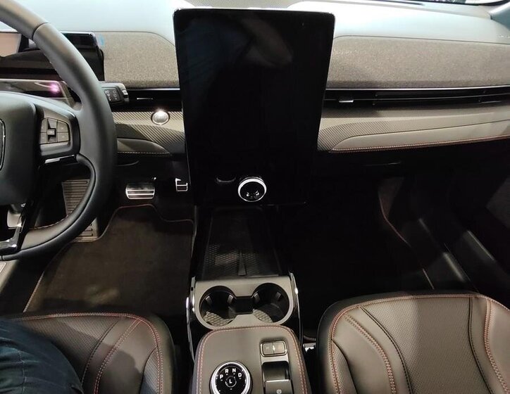 Ford Mustang Mach-E SUV / Terénní 0,0 198 kw