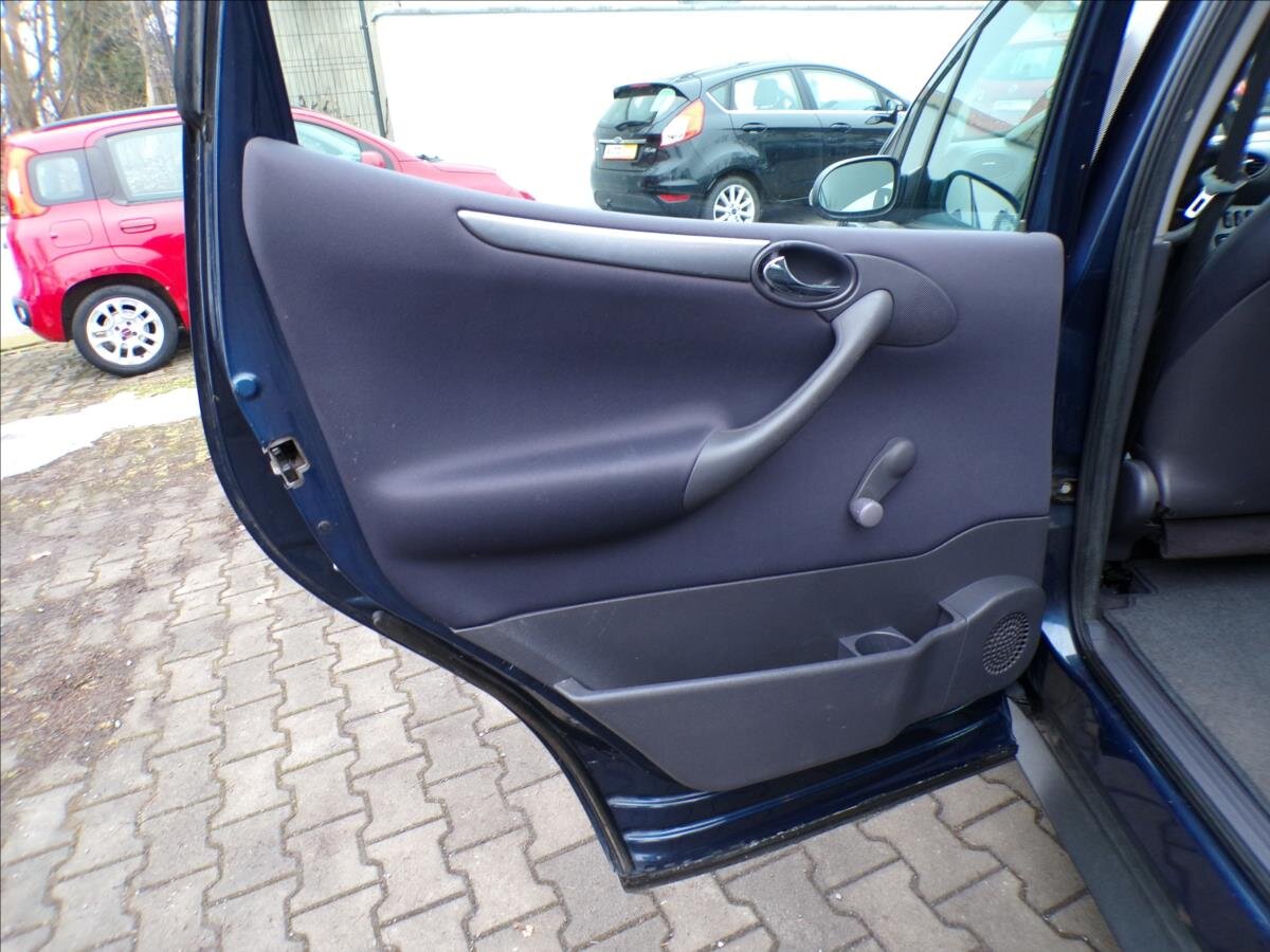 Mercedes-Benz Třídy A Kombi 1,6 l 75 kw