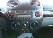 Volkswagen New Beetle 8