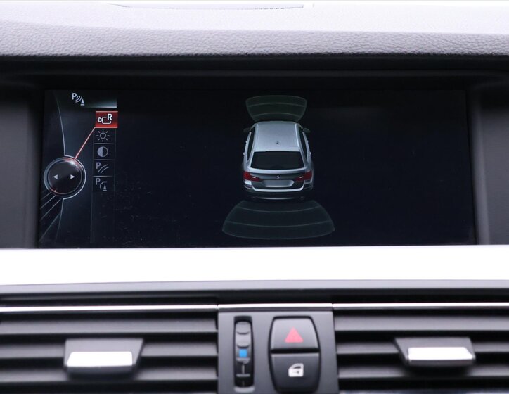 BMW Řada 5 Kombi 3,0 l 190 kw