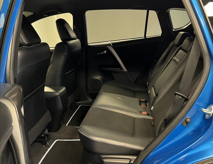 Toyota RAV4 SUV 2,5 l 114 kw