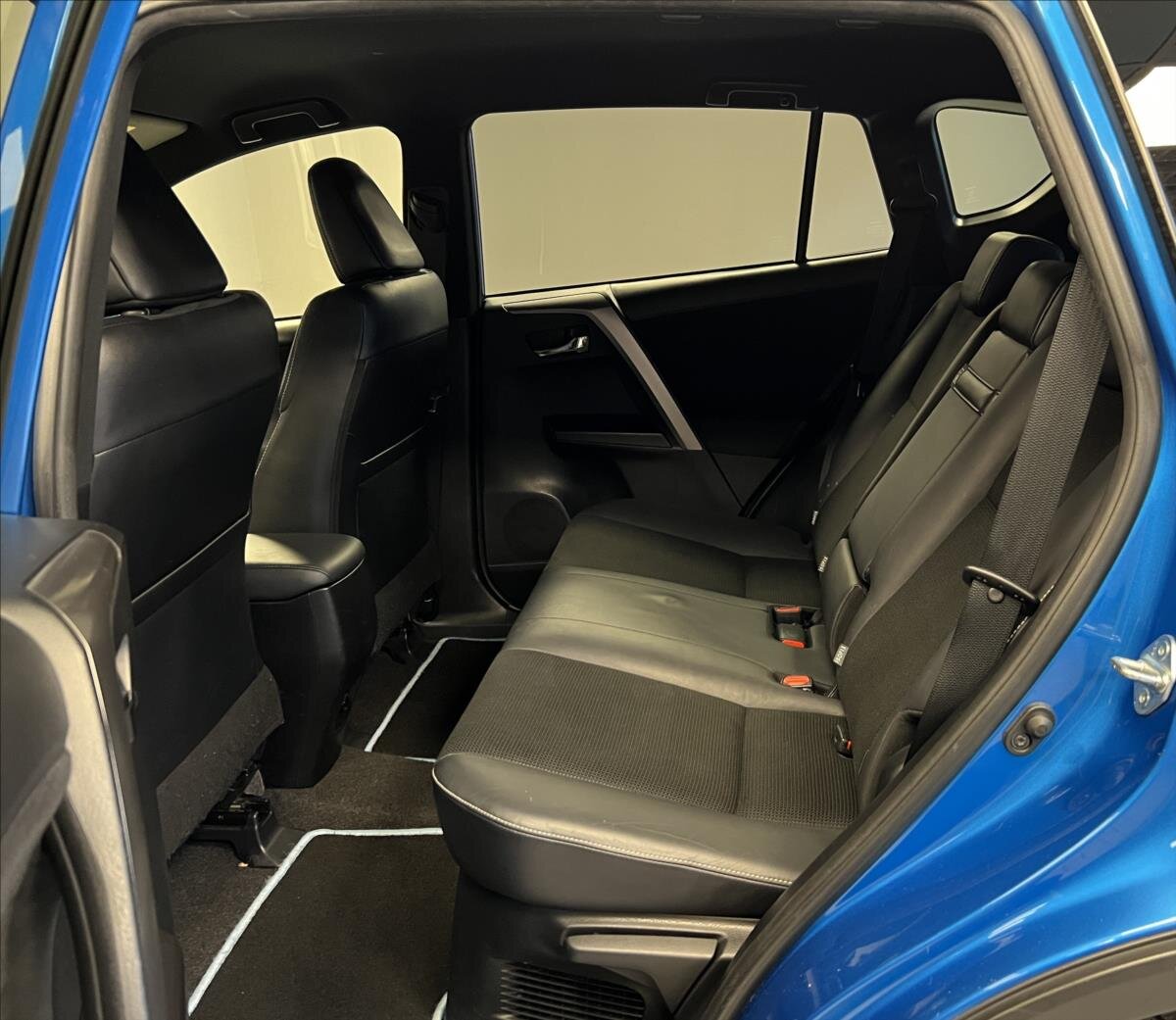 Toyota RAV4 SUV 2,5 l 114 kw