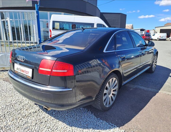 Audi A8 Sedan 4,1 l 240 kw