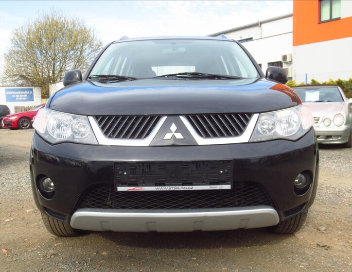 Mitsubishi Outlander SUV / Terénní 2,4 l 125 kw