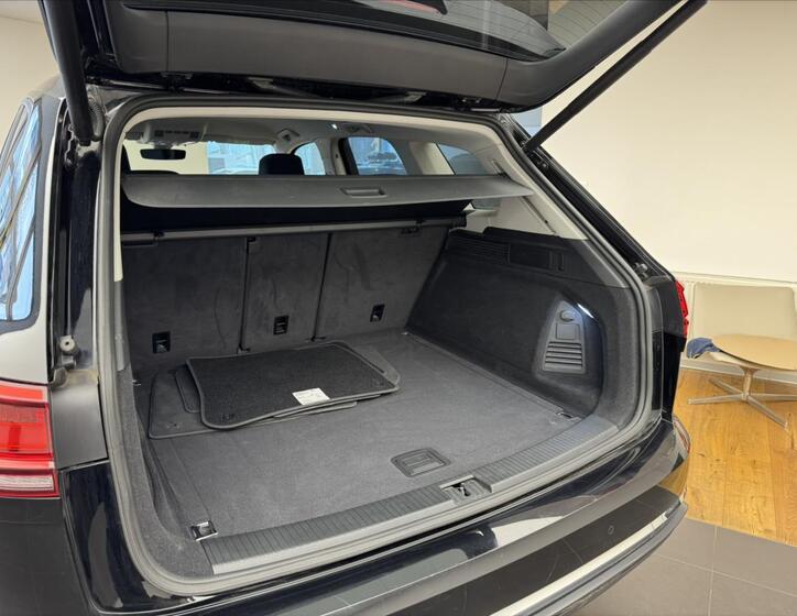 Volkswagen Touareg 16