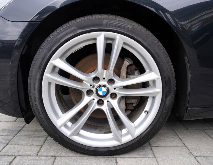 BMW Řada 7 Sedan / Limuzína 3,0 l 180 kw