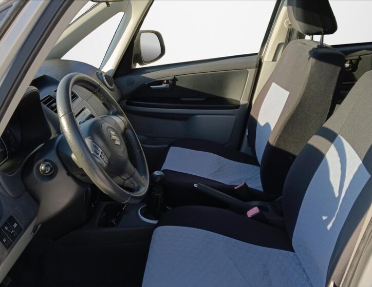 Suzuki SX4 15