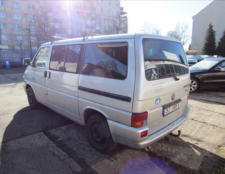 Volkswagen Caravelle Kombi 2,5 l 75 kw