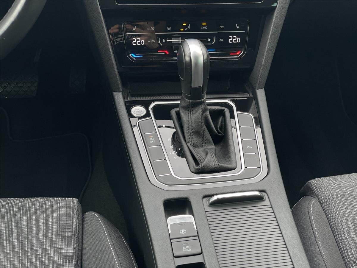 Volkswagen Passat Kombi 1,5 l 110 kw