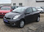 Toyota Yaris 1