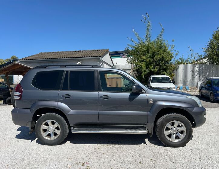 Toyota Land Cruiser 3