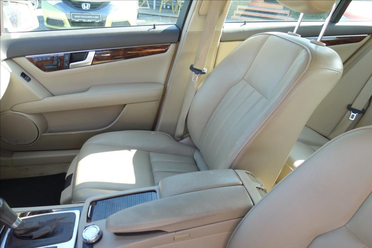 Mercedes-Benz Třídy C Sedan / Limuzína 3,0 l 170 kw
