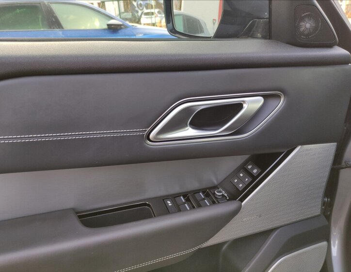 Land Rover Range Rover Velar SUV 3,0 l 221 kw