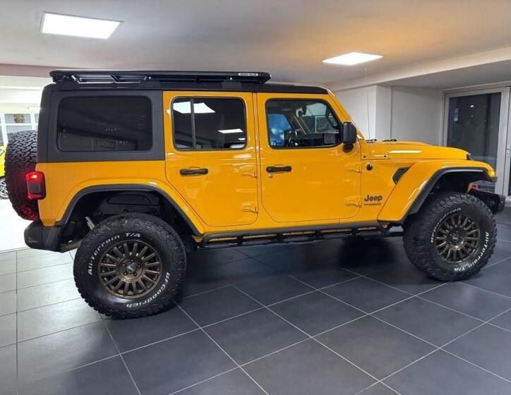 Jeep Wrangler 5