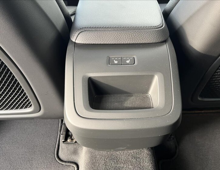 Volvo XC60 SUV / Terénní 2,0 l 145 kw