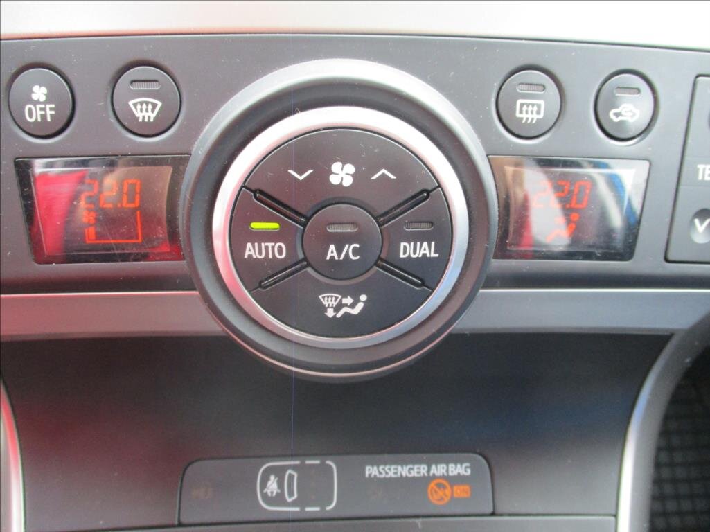 Toyota Verso Kombi 1,6 l 82 kw