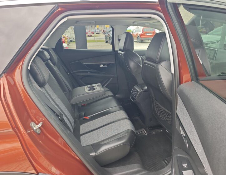 Peugeot 3008 SUV / Terénní 2,0 l 110 kw