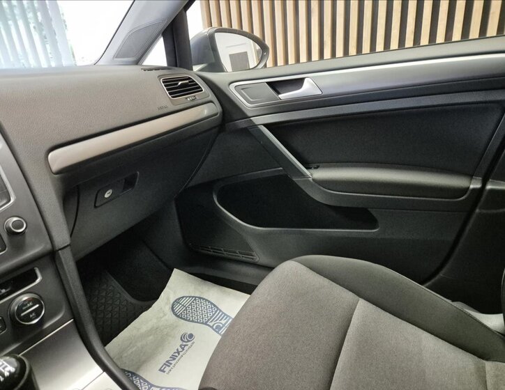 Volkswagen Golf Hatchback 1,2 l 81 kw