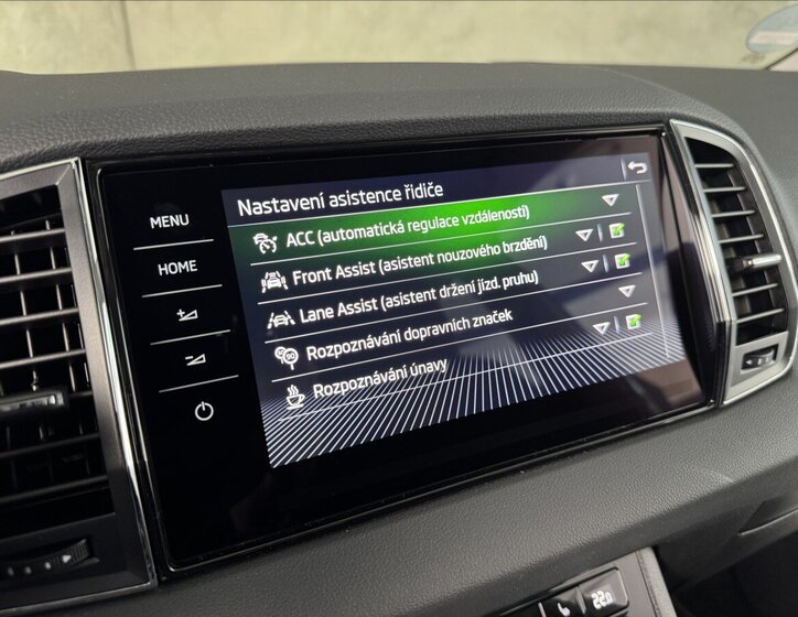 Škoda Karoq SUV / Terénní 2,0 l 110 kw