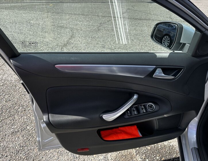 Ford Mondeo Kombi 2,0 l 103 kw