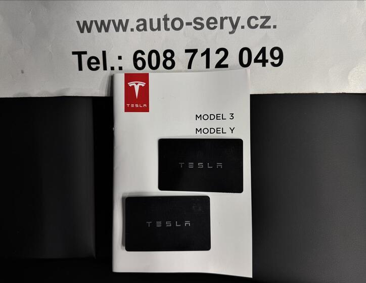 Tesla Model Y 36