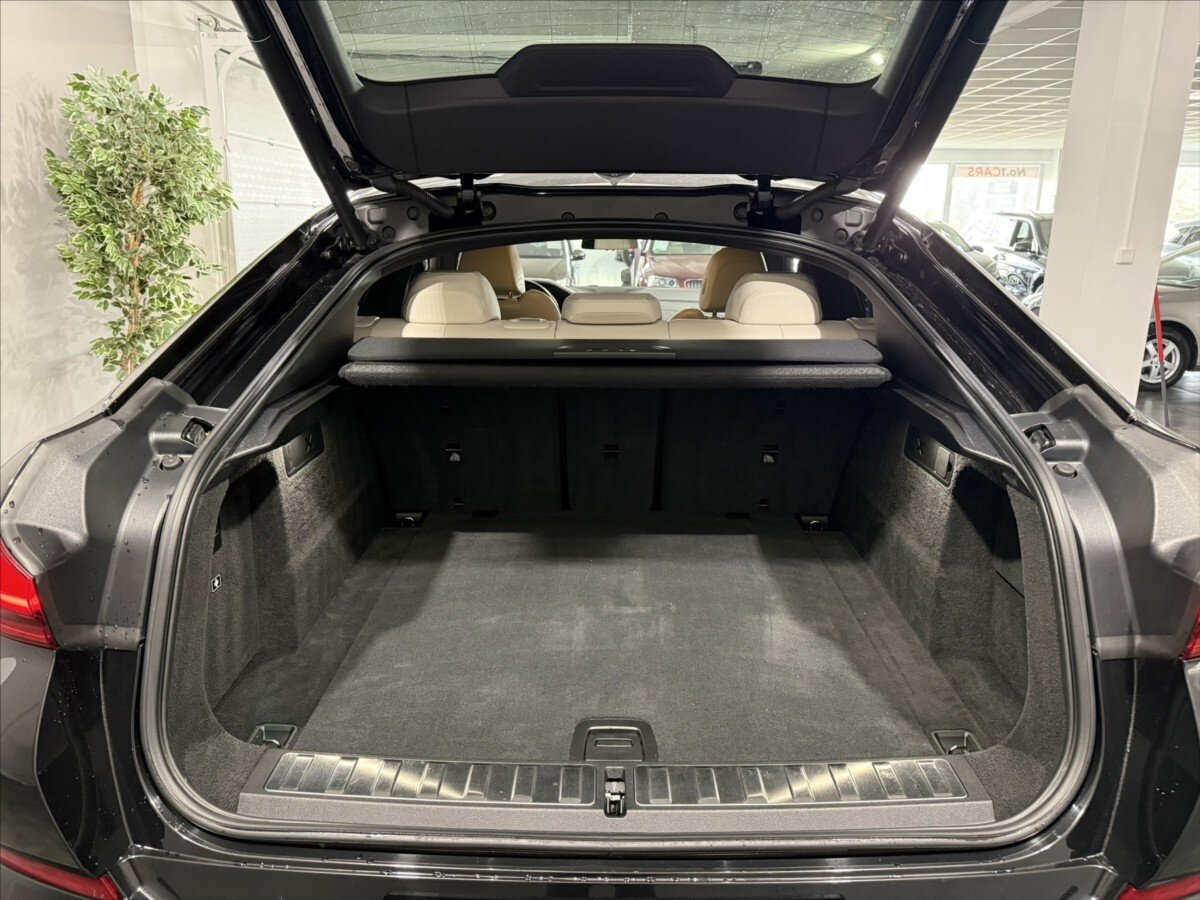 BMW X6 Sedan / Limuzína 3,0 l 250 kw