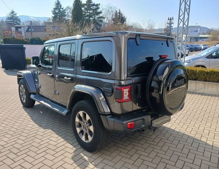 Jeep Wrangler 3