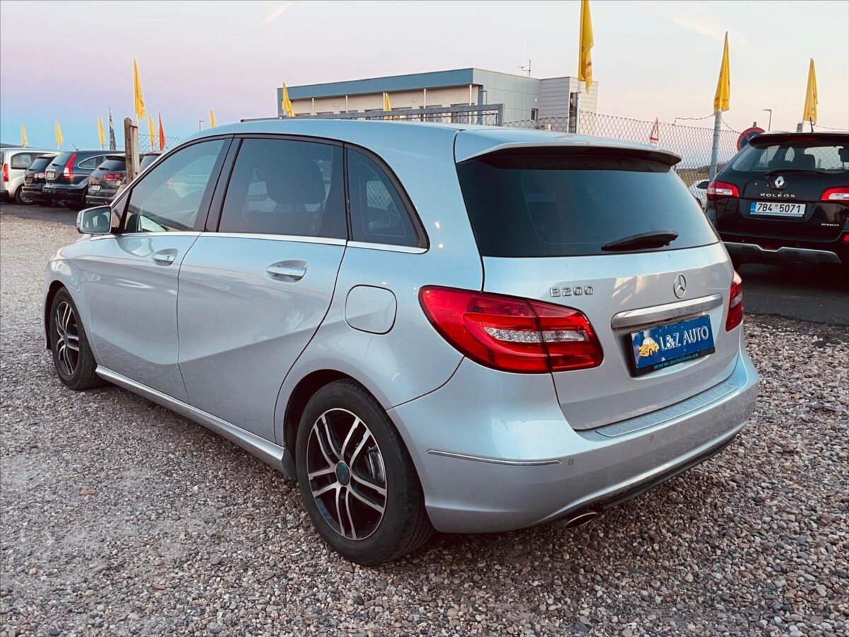 Mercedes-Benz Třídy B MPV 1,6 l 138 kw