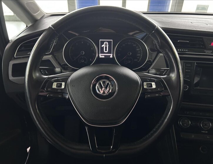Volkswagen Touran 11