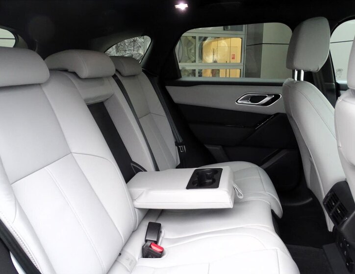 Land Rover Range Rover Velar SUV / Terénní 2,0 l 150 kw